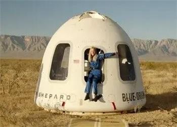 برای نخستین بار یک فرد معلول راهی فضا شد/ ویدئو