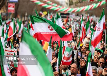 تداوم مسیر پیشرفت مرهون تلاش بیوقفه مردم و خدمتگزاران نظام است